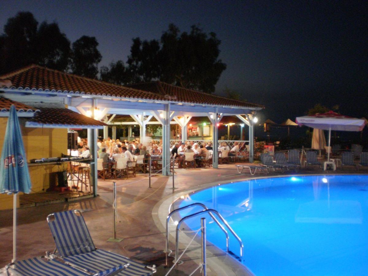 Happy Camp Mobile Homes In Camping Golden Sunset Alissos Exterior foto